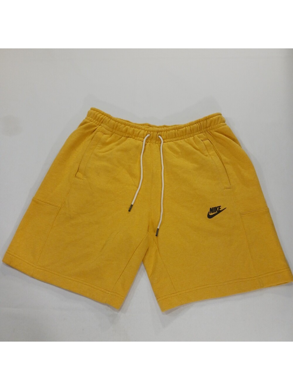 Nike Sportswear Fleece Shorts Men's Size L (33×9) Yellow Solar Flare DA0688-761